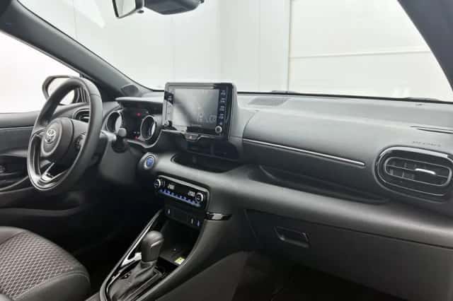 Toyota Yaris (2022) thumbnail 6