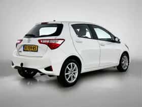 Toyota Yaris (2018) thumbnail 2