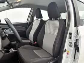 Toyota Yaris (2018) thumbnail 14