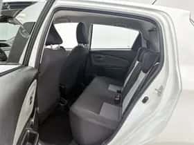 Toyota Yaris (2018) thumbnail 15