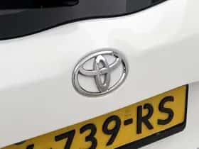 Toyota Yaris (2018) thumbnail 17