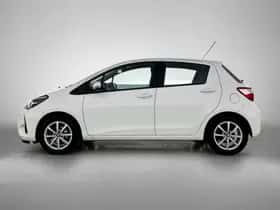 Toyota Yaris (2018) thumbnail 3
