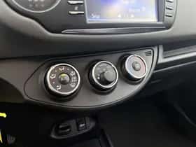 Toyota Yaris (2018) thumbnail 9