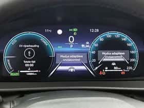 Toyota C-HR (2024) thumbnail 5