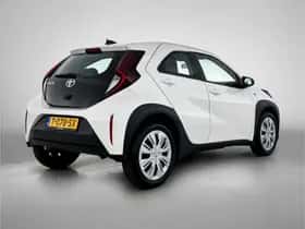 Toyota Aygo (2023) thumbnail 2