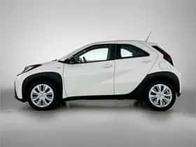 Toyota Aygo (2023) thumbnail 3