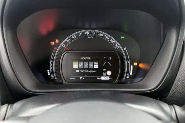 Toyota Aygo (2023) thumbnail 5
