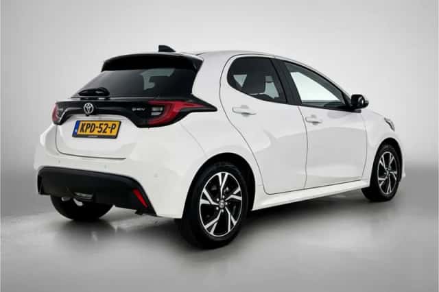 Toyota Yaris (2025) thumbnail 2