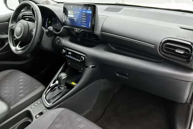 Toyota Yaris (2025) thumbnail 6
