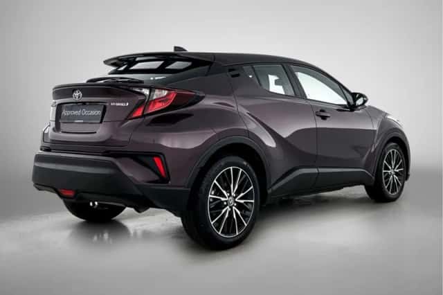 Toyota C-HR (2023) thumbnail 2