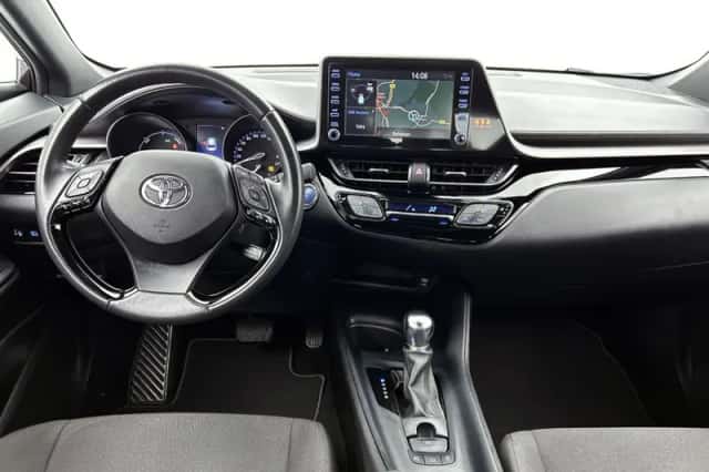 Toyota C-HR (2023) thumbnail 4