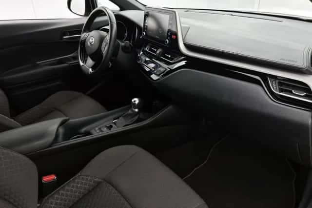 Toyota C-HR (2023) thumbnail 6