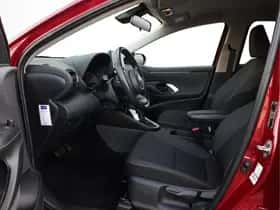 Toyota Yaris (2021) thumbnail 12
