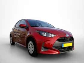 Toyota Yaris (2021) thumbnail 3