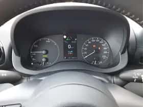 Toyota Yaris (2021) thumbnail 10