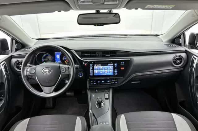 Toyota Auris (2017) thumbnail 4