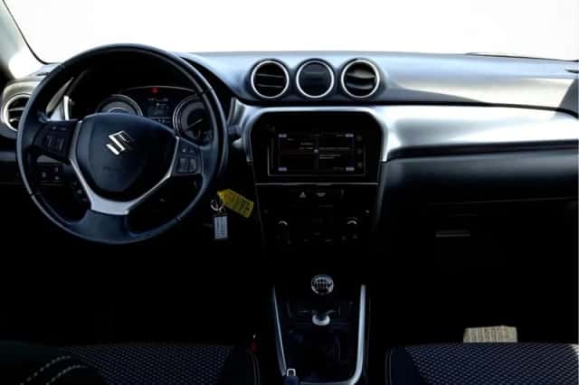 Suzuki Vitara (2021) thumbnail 3