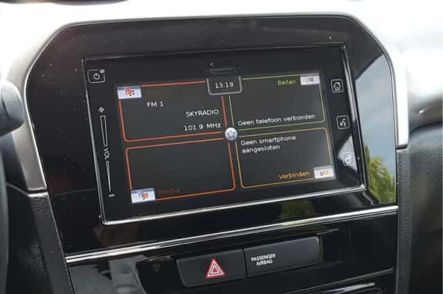 Suzuki Vitara (2021) thumbnail 6