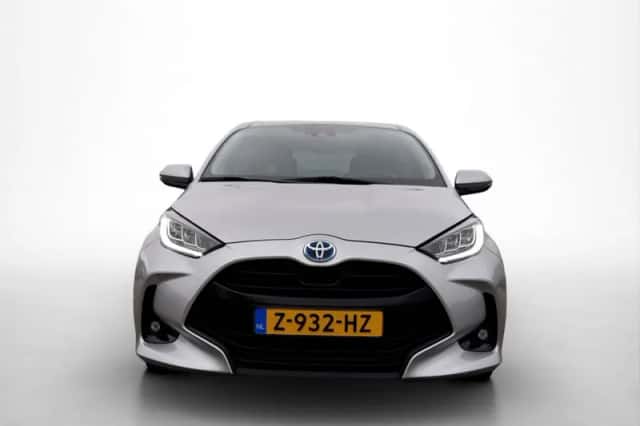 Toyota Yaris (2024) thumbnail 2