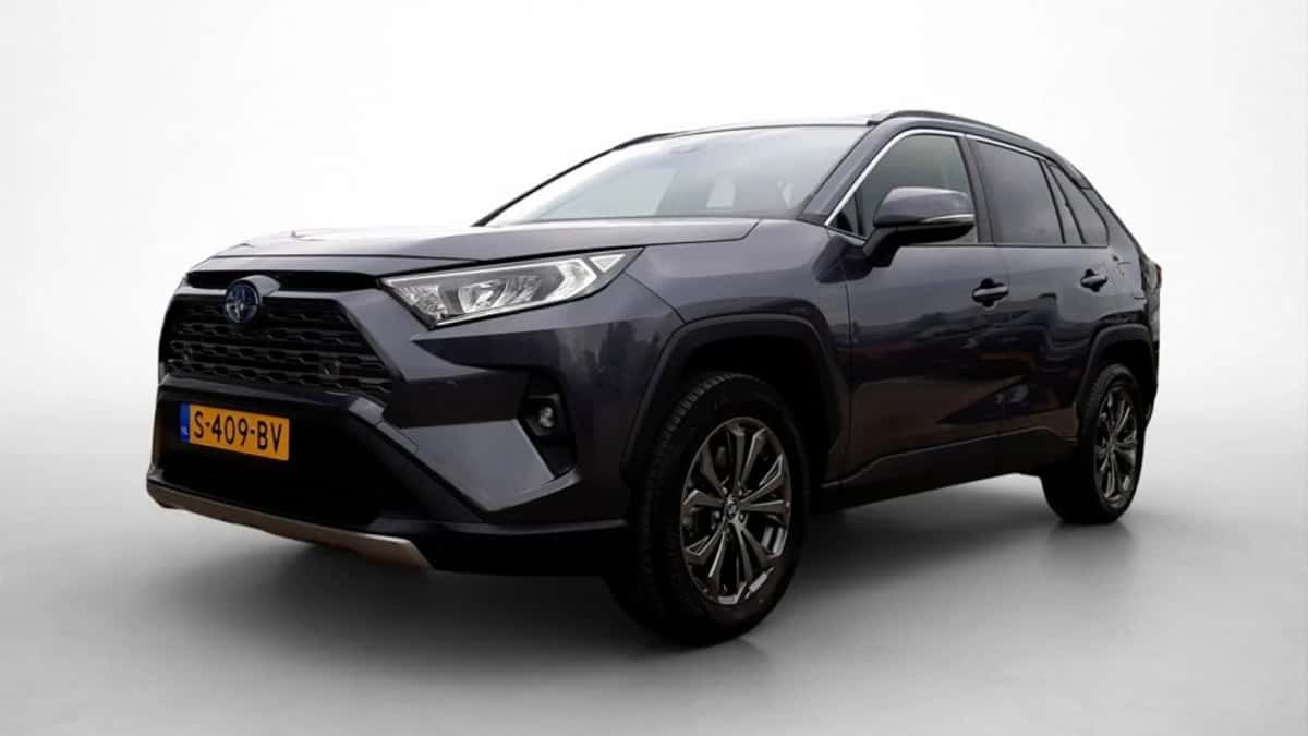 Toyota RAV4 (2023) — foto 1