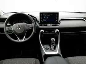 Toyota RAV4 (2023) thumbnail 9