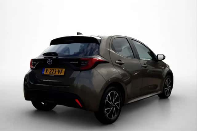 Toyota Yaris (2021) thumbnail 5