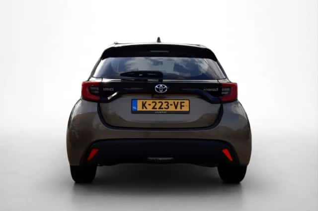Toyota Yaris (2021) thumbnail 6