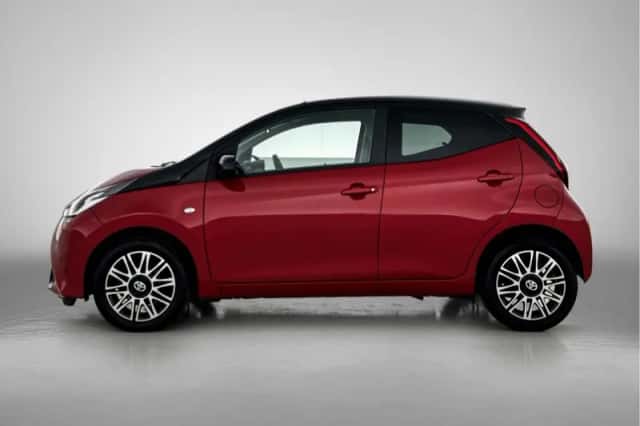 Toyota Aygo (2021) thumbnail 3