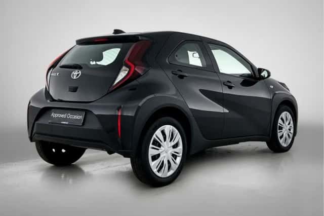 Toyota Aygo (2022) thumbnail 2