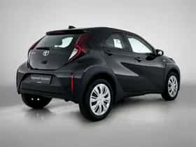 Toyota Aygo (2022) thumbnail 2