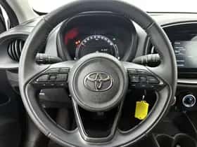 Toyota Aygo (2022) thumbnail 17