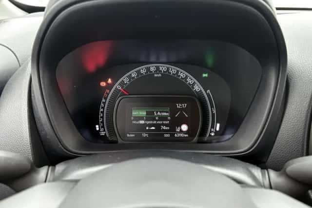Toyota Aygo (2022) thumbnail 5