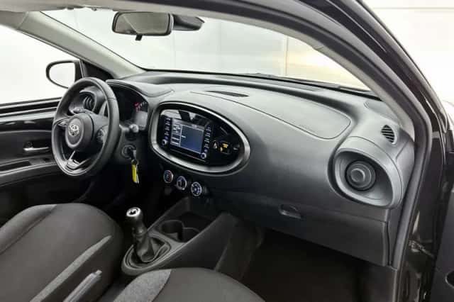 Toyota Aygo (2022) thumbnail 6