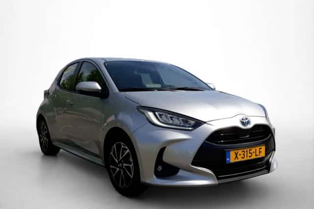 Toyota Yaris (2023) thumbnail 3