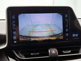 Toyota C-HR (2019) thumbnail 8