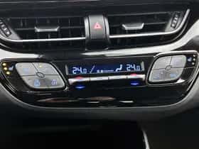Toyota C-HR (2019) thumbnail 9