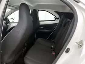Toyota Aygo (2022) thumbnail 16