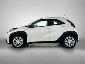 Toyota Aygo (2022) thumbnail 3