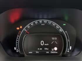Toyota Aygo (2022) thumbnail 5