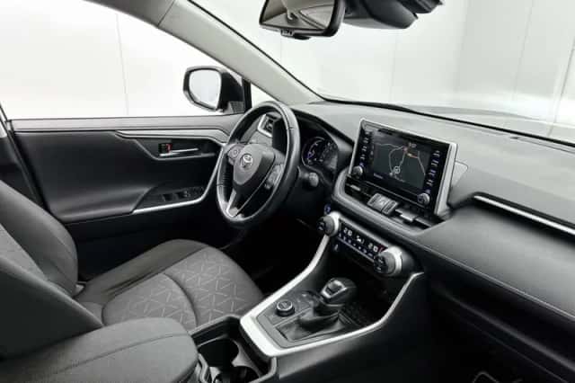 Toyota RAV4 (2022) thumbnail 6