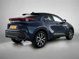 Toyota C-HR (2025) thumbnail 2