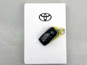 Toyota C-HR (2025) thumbnail 33