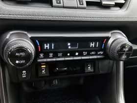 Toyota RAV4 (2025) thumbnail 9