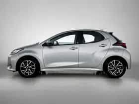Toyota Yaris (2022) thumbnail 3