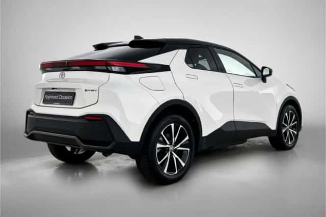 Toyota C-HR (2025) thumbnail 2