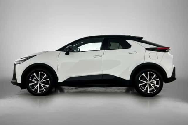 Toyota C-HR (2025) thumbnail 3