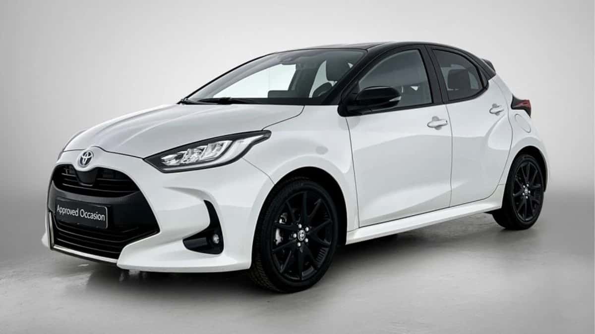 Toyota Yaris (2023) — foto 1
