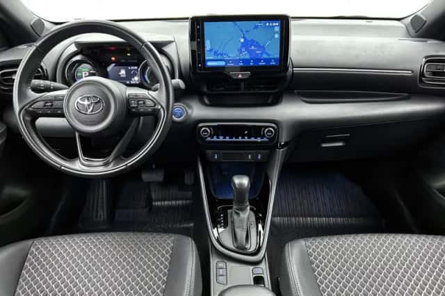 Toyota Yaris (2023) thumbnail 4
