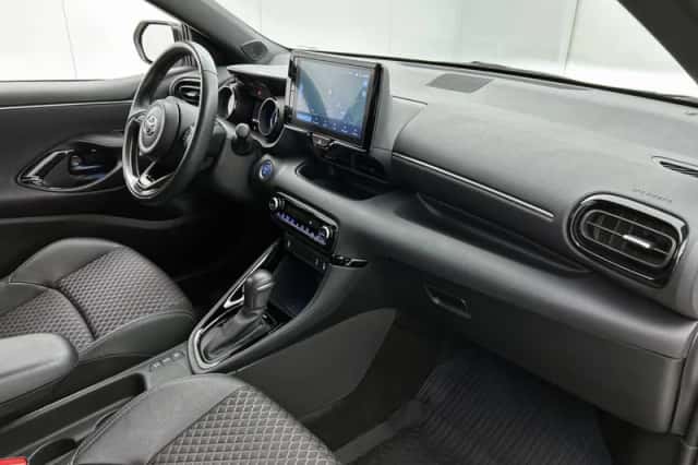 Toyota Yaris (2023) thumbnail 6