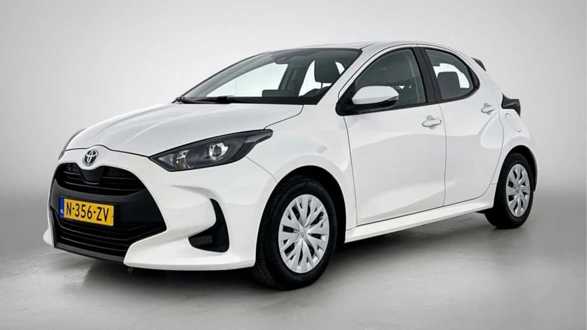 Toyota Yaris (2022) — foto 1